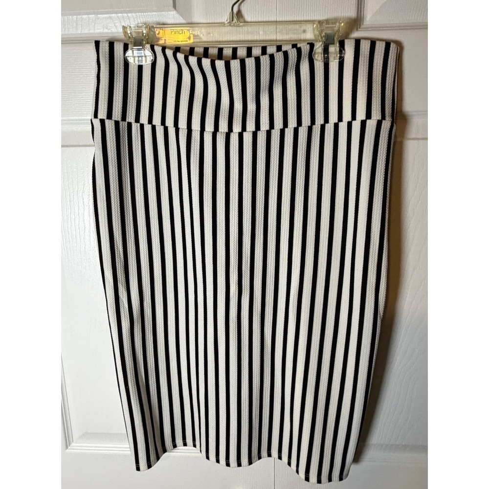 LuLaRoe Cassie Pencil Skirt XL Black White Vertical Stripe Stretch‎ Knit Midi